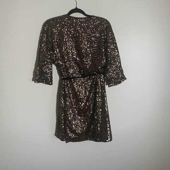 Guess Sequin wrap dress - Picture 3 of 3
